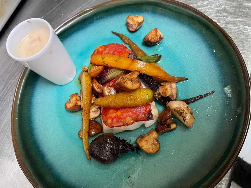 Assiette de viande, légumes de saison